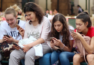 Info ou Mytho ? Expliquer l'esprit critique aux ados