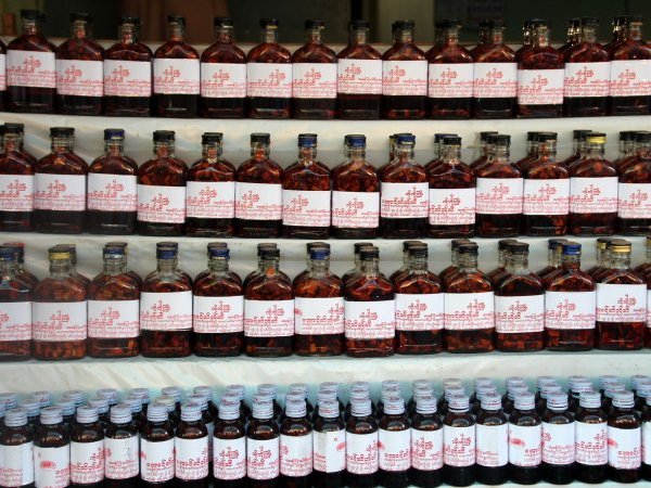 La médecine traditionnelle chinoise va-t-elle se réfugier en France ?