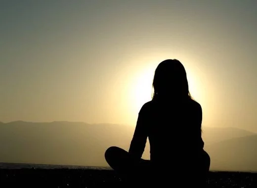 Les fondements de la sophrologie : entre conte New Age et pseudo-science