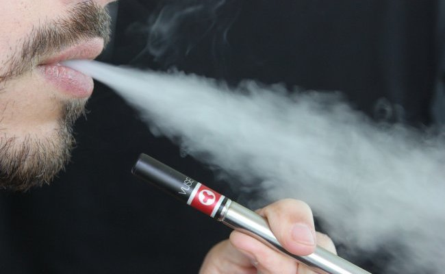 Tabac et cigarette électronique - La cigarette électronique : une surprise pour les tabacologues, un espoir pour la Santé Publique