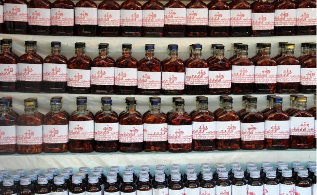 La médecine traditionnelle chinoise va-t-elle se réfugier en France ?