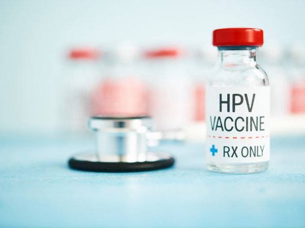 La vaccination contre les papillomavirus réduit le risque de cancer du col utérin