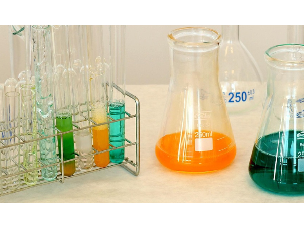 Levothyrox : les doutes sur la responsabilité de la nouvelle formulation du médicament dans la crise